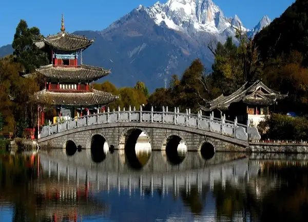 DU LỊCH : CÔN MINH-ĐẠI LÝ-LỆ GIANG-SHANGRILA-NÚI TUYẾT NGỌC LONG